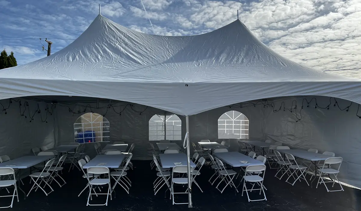 20x30 tent rental from Chicago's top tent rentals.